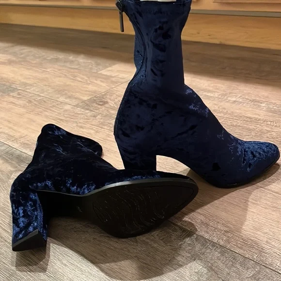 Velvet blue booties - Picture 6 of 7